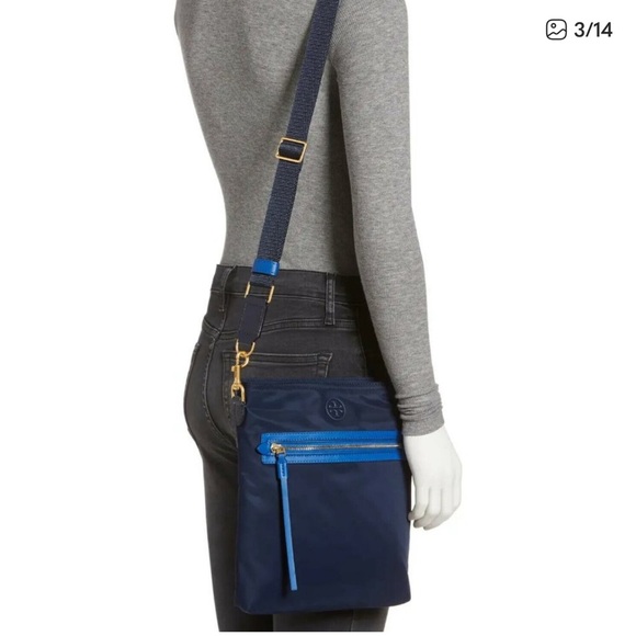 Tory Burch 'Perry' Nylon Swingpack Crossbody Bag Royal Navy Blue. Pre-Owned - Picture 3 of 13